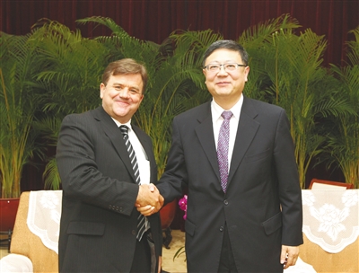 Chen Jining, Minister of the Ministry of Environment Protection of the People's Republic of China, met with Eric Heitz, Co-founder and CEO of Energy Foundation